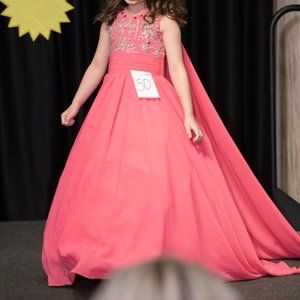 M_RAC Pink Girls Pageant Dress Gown with Cape Floats size 8 Fuchsia Chiffon